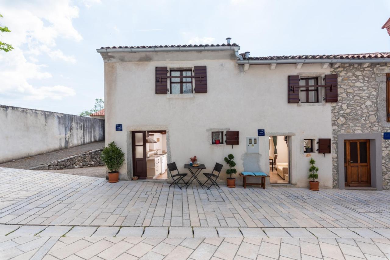 Picturesque Apartment San Rocco 1 Pićan Exteriör bild