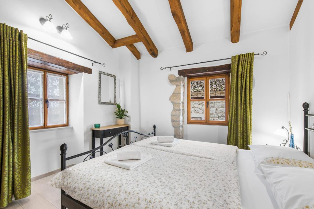 Picturesque Apartment San Rocco 1 Pićan Exteriör bild